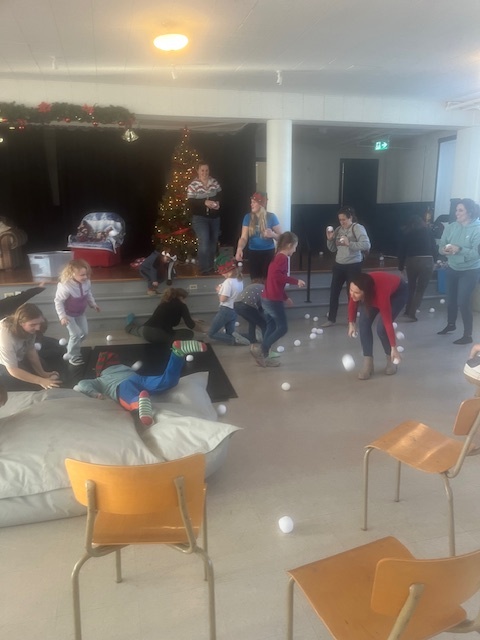 La fête dans la grande salle